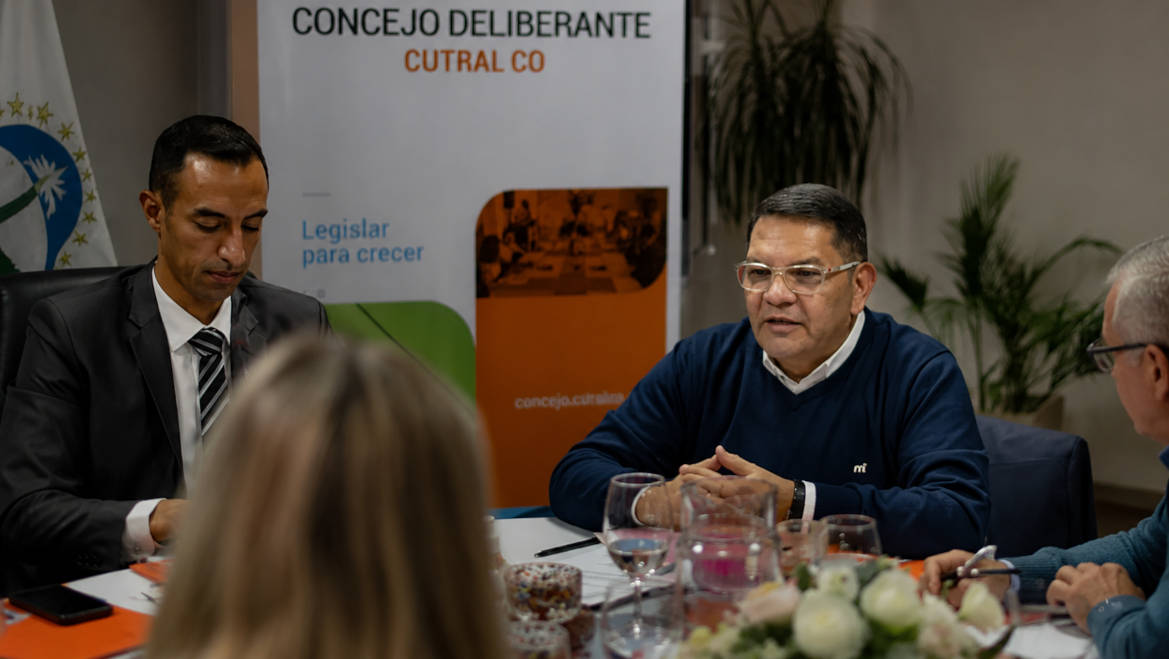 Intiman al concejal Omar Pérez a presentar pruebas sobre sus denuncias de narcotráfico en Cutral Co